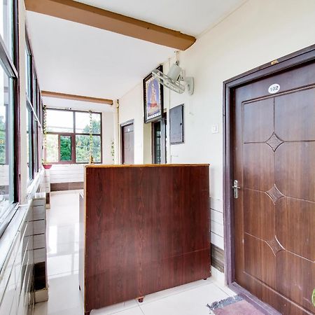 Hotel Oyo Akshaya Nest Vijayawāda Esterno foto