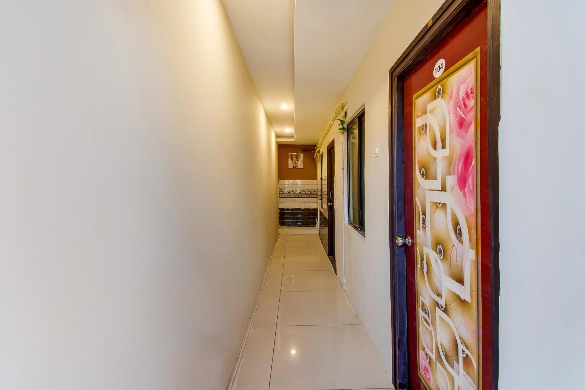 Hotel Oyo Akshaya Nest Vijayawāda Esterno foto