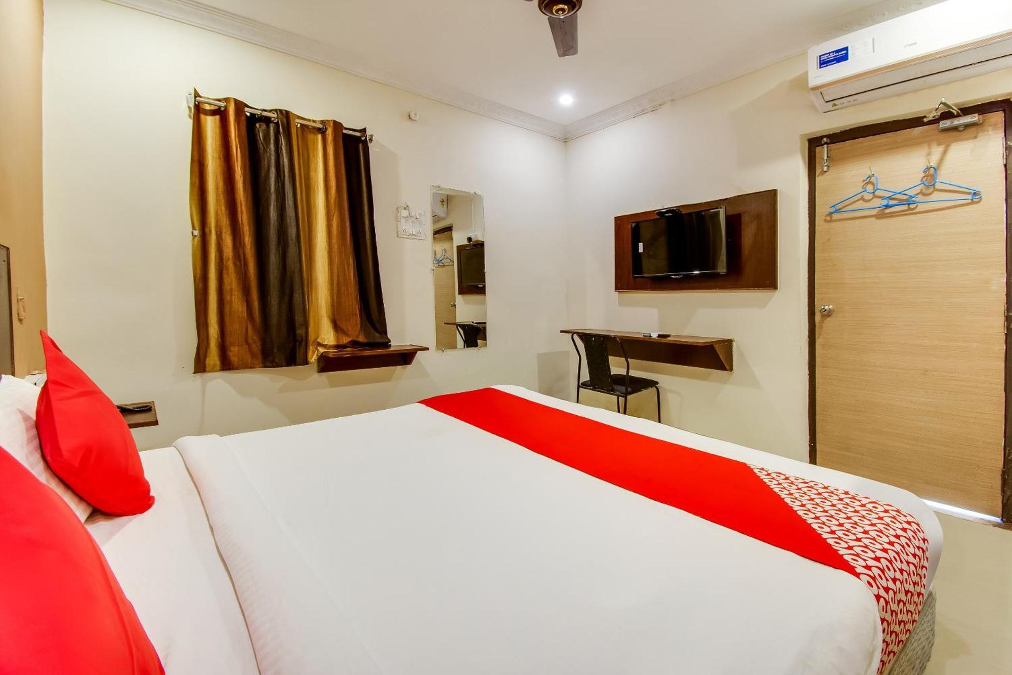 Hotel Oyo Akshaya Nest Vijayawāda Esterno foto