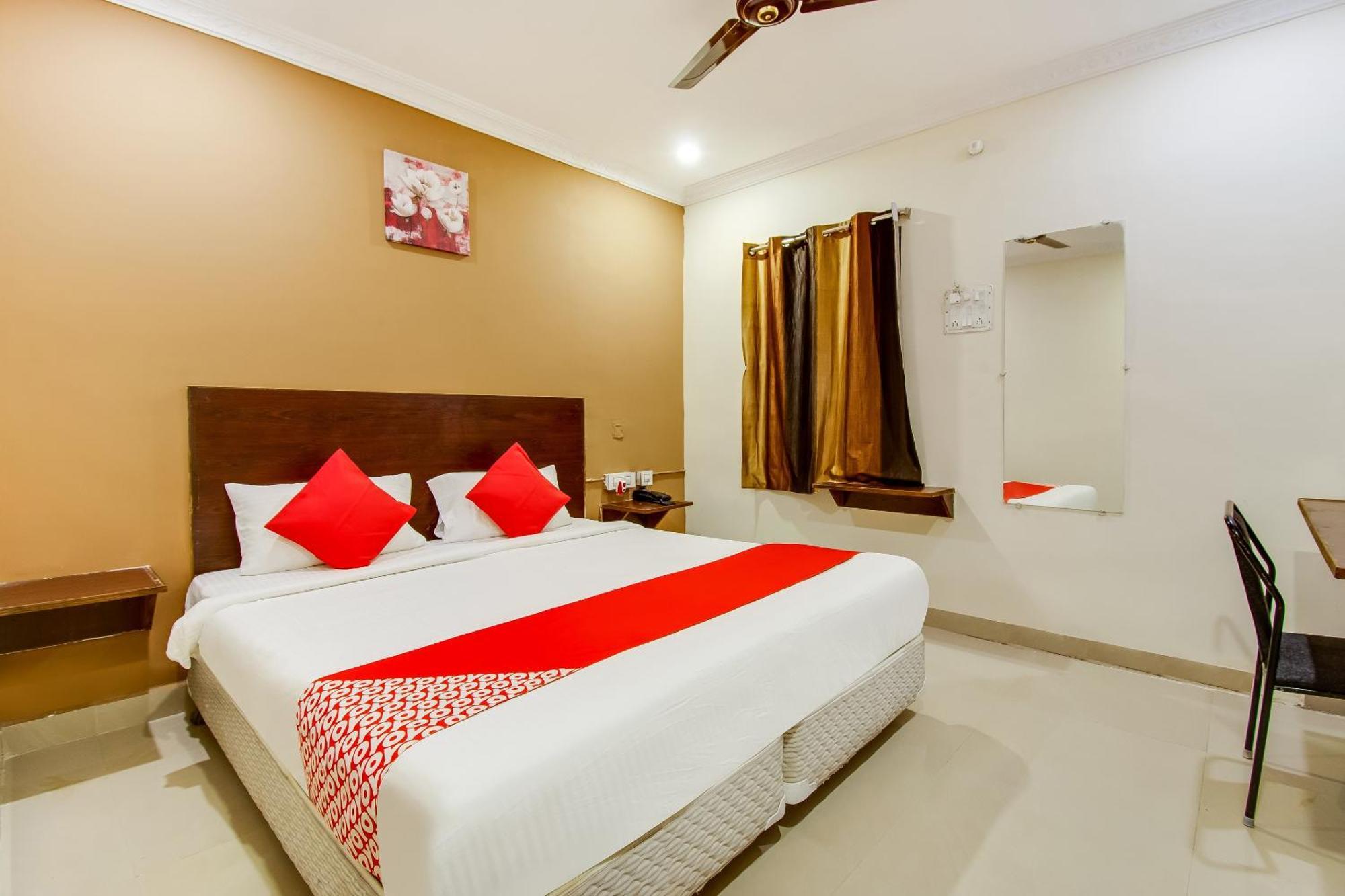 Hotel Oyo Akshaya Nest Vijayawāda Esterno foto