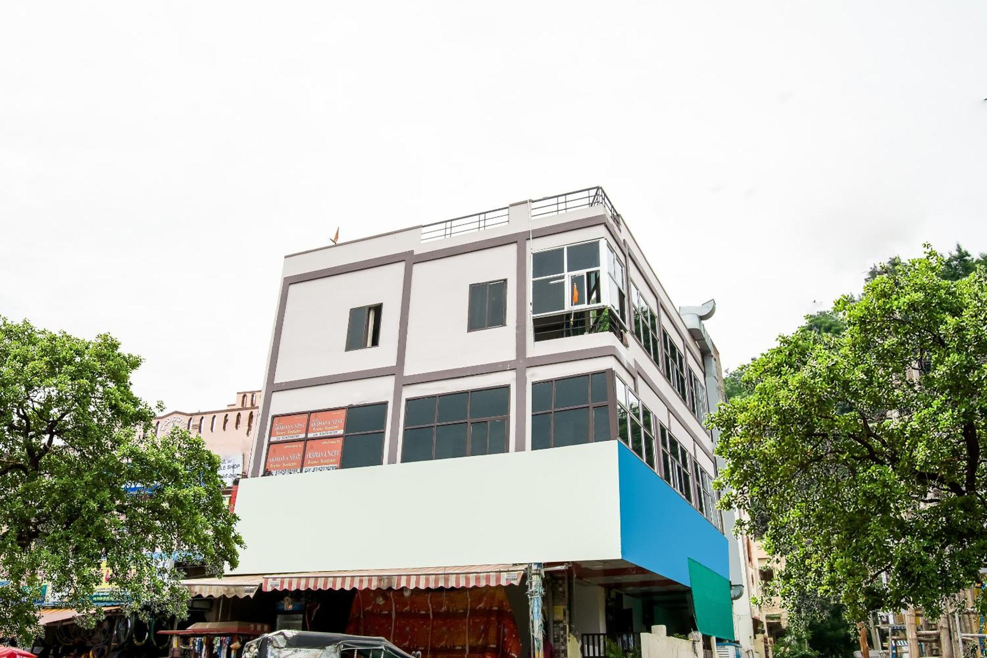 Hotel Oyo Akshaya Nest Vijayawāda Esterno foto
